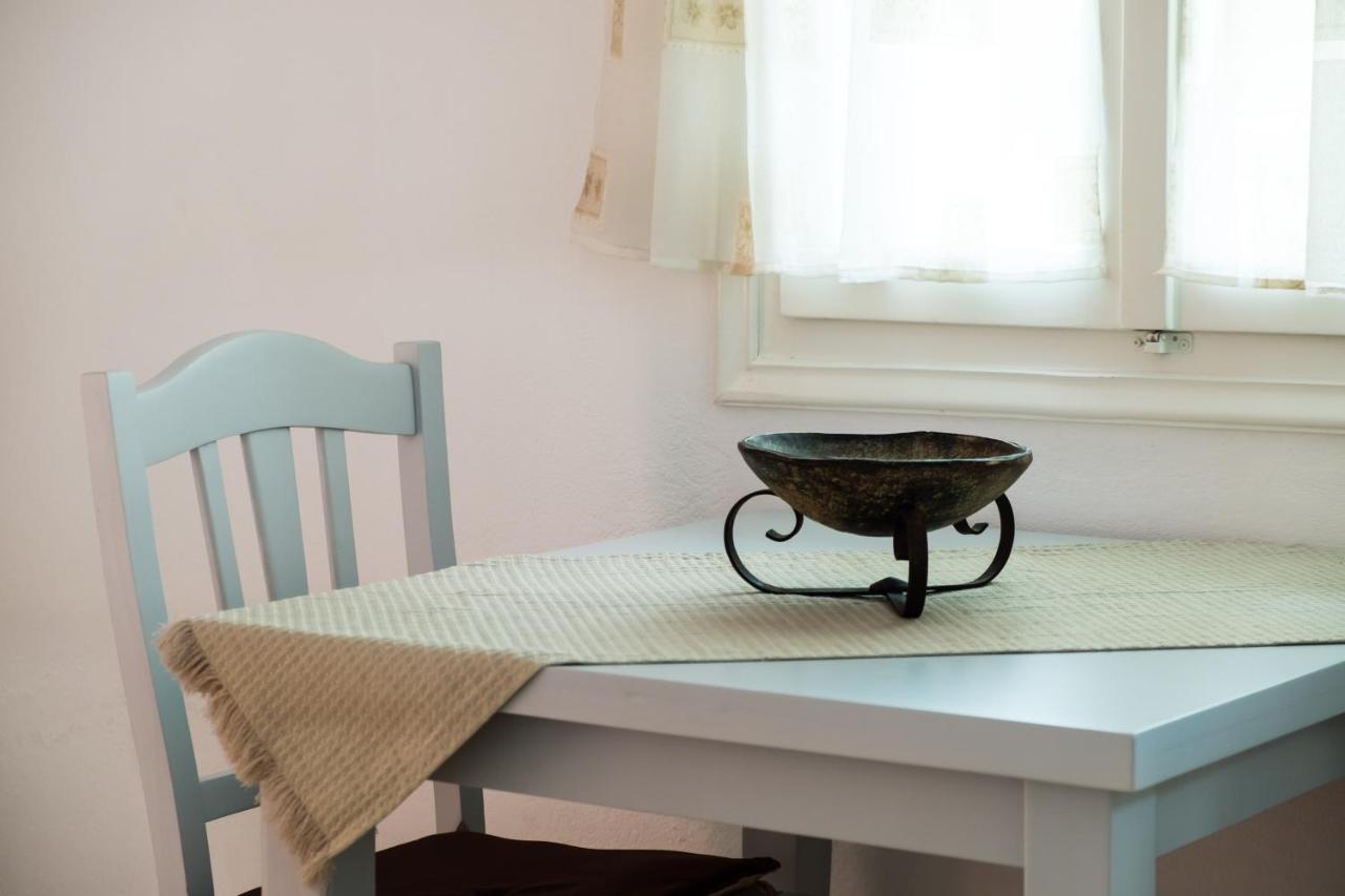 Cozy & Peaceful Apartment In Chalki Khalkíon Exteriör bild